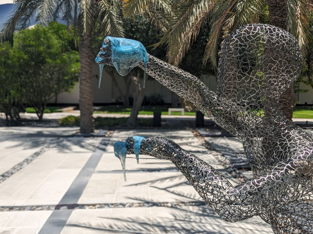 Lost Dreams, Stainless steel mesh and melted glass, H204xW105xD155cm, 2021