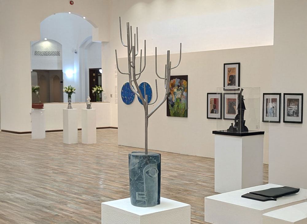 Growth, Cast glass and Stainless steel, 30x30x90cm, 2024
